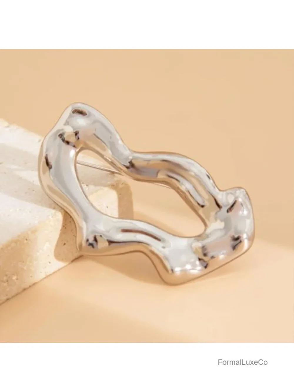Vintage Irregular Hollow Brooch Pin for Women Party Dress Accessory
